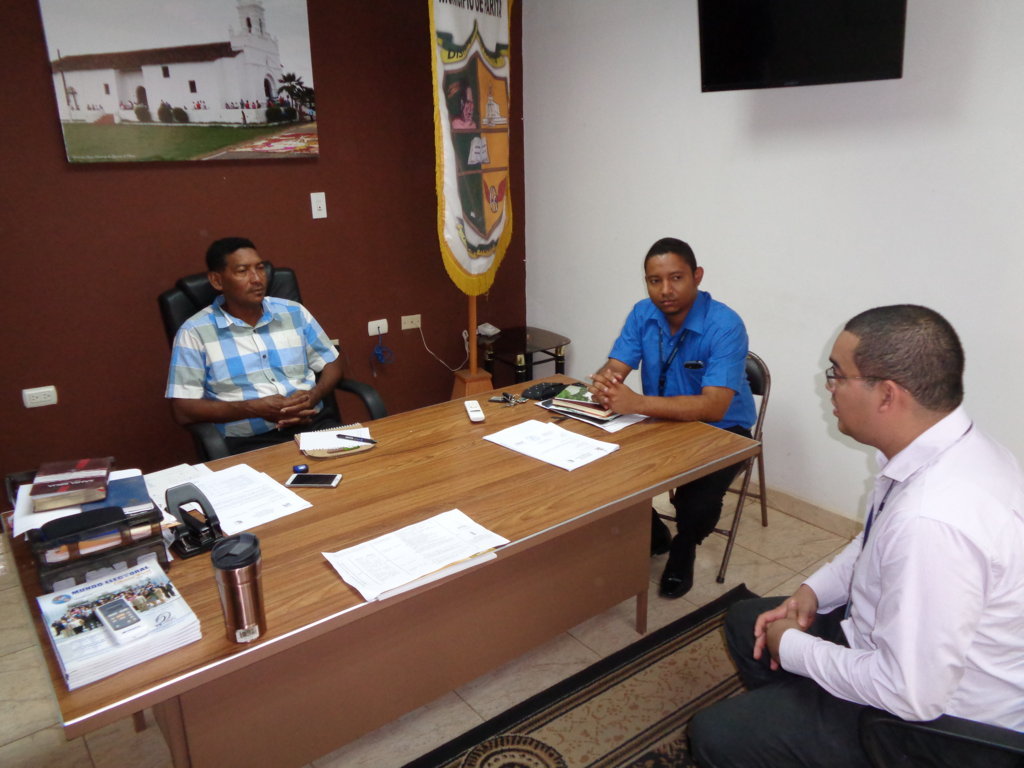 Lee más sobre el artículo Acercamiento a los alcaldes de la provincia de Herrera