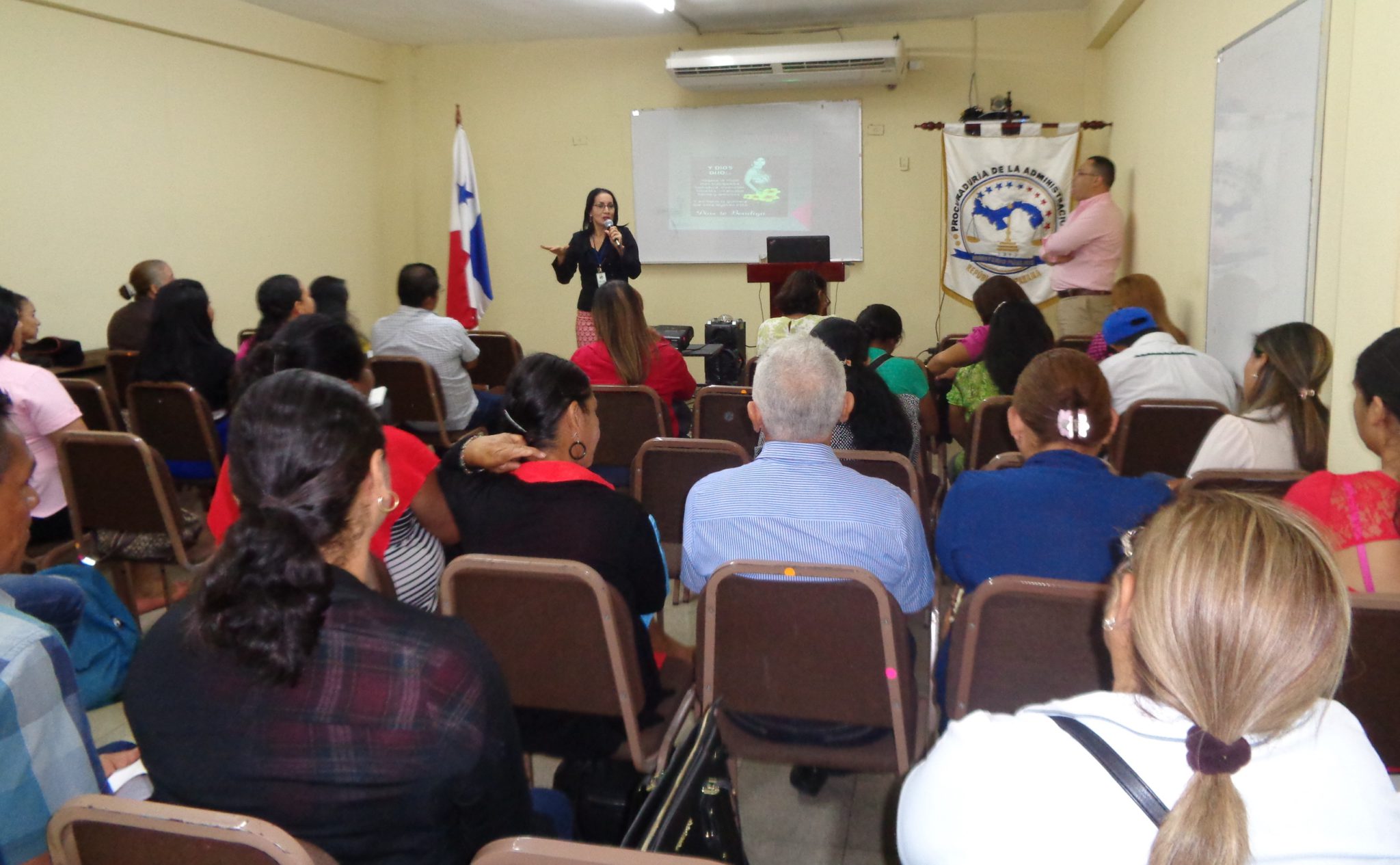 Lee más sobre el artículo Servidores de instituciones públicas y municipales de Veraguas recibieron el seminario taller