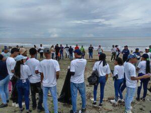 Lee más sobre el artículo Secretaría provincial de Colón asiste a limpieza de playa como cierre del mes de los océanos