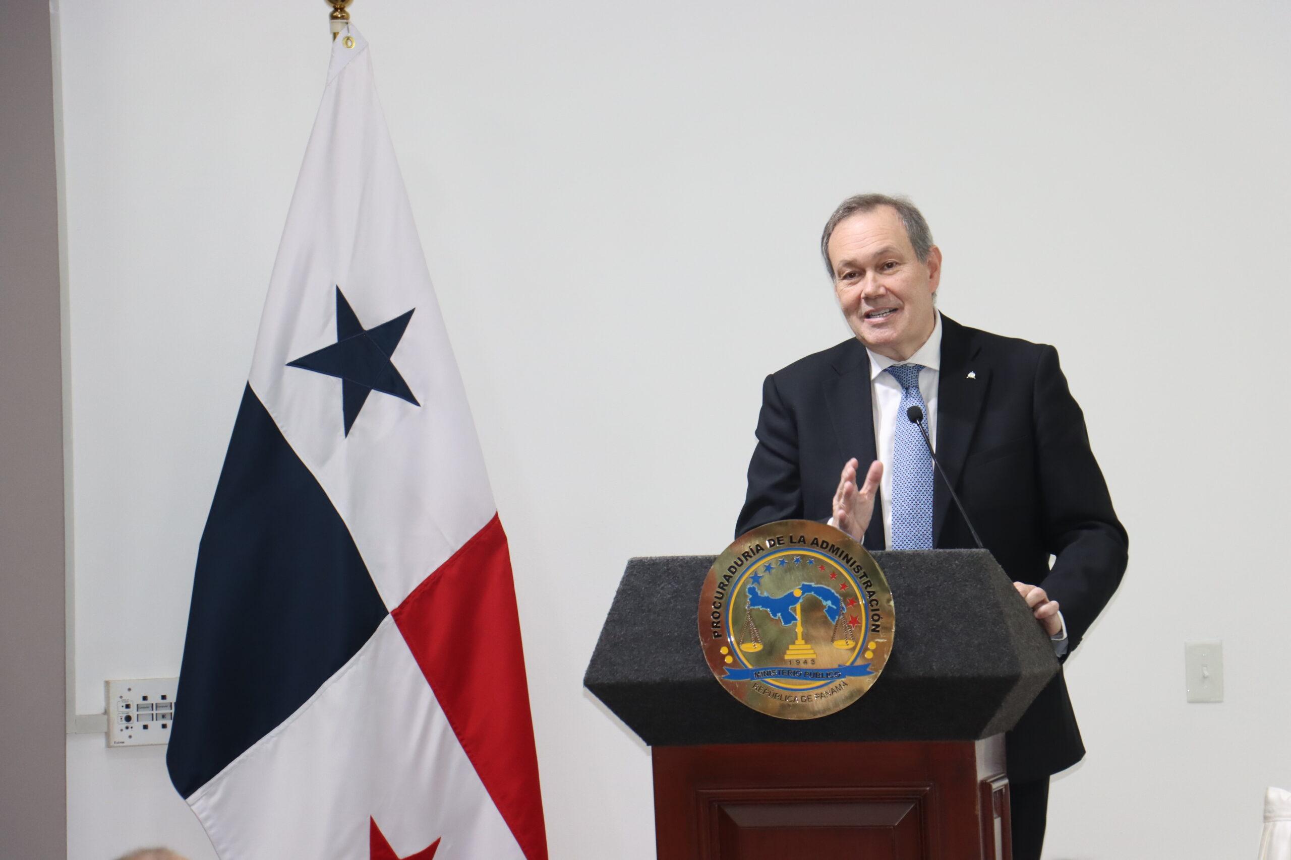 Lee más sobre el artículo Inicia seminario sobre procesos constituyentes dictado por el Dr.  Roberto Viciano Pastor